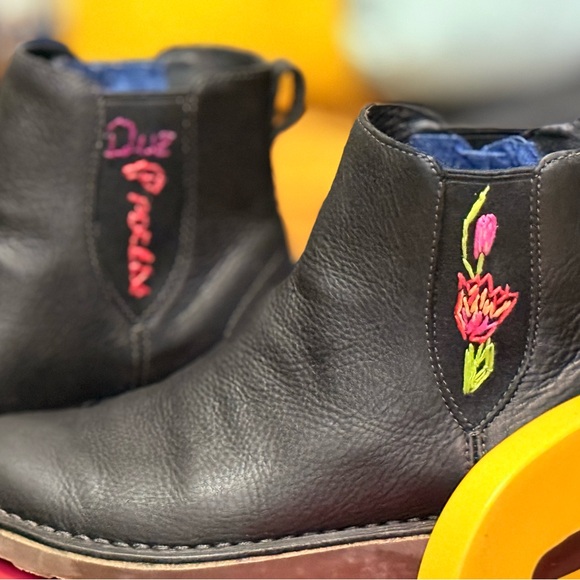 L.L. Bean Black Stonington Leather Boots with Pink and Green Embroidery - Picture 3 of 10